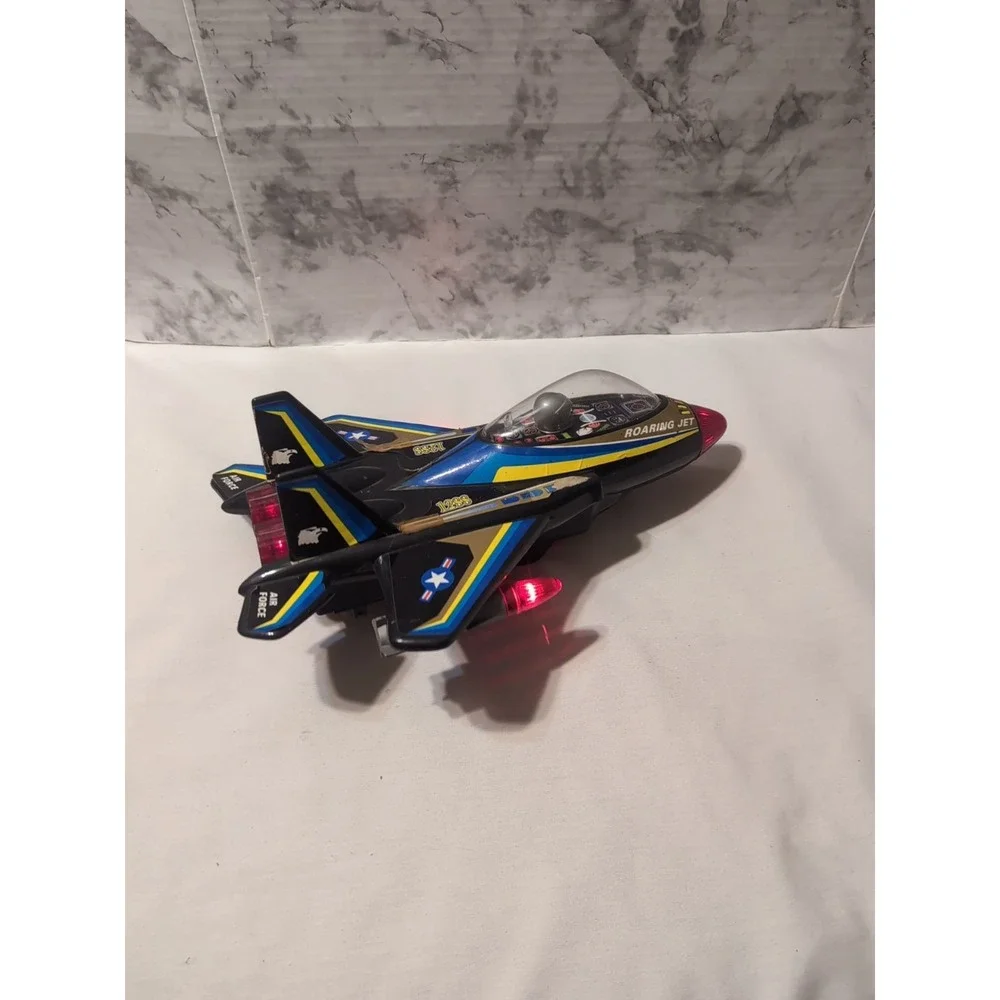 VINTAGE 80'S ROARING JET BATTERY OPERATED TOY PLANE Lights & Sound WORKS 13